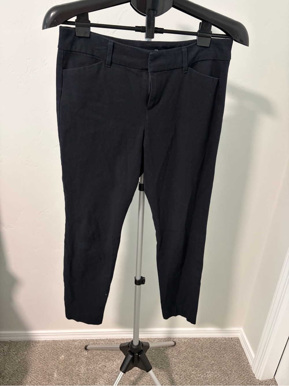 Old Navy - Navy Dress Pants - Pixie Style Size 6